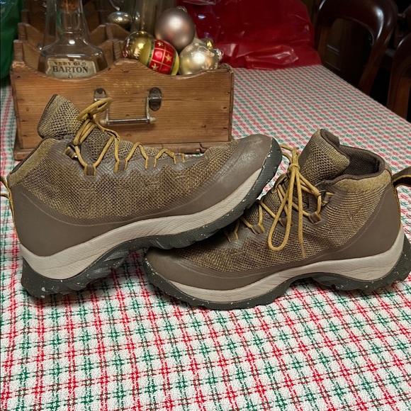 REI Women’s Co-op Flash Hiking Boots - Picture 6 of 8